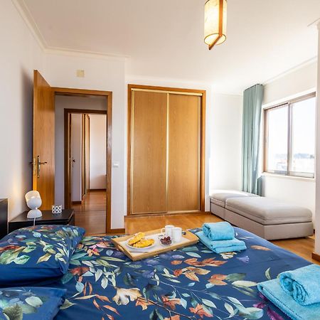 Beachfront 3Bdr Apt On Marginal Boulevard São Martinho do Porto Esterno foto