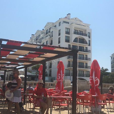 Beachfront 3Bdr Apt On Marginal Boulevard São Martinho do Porto Esterno foto