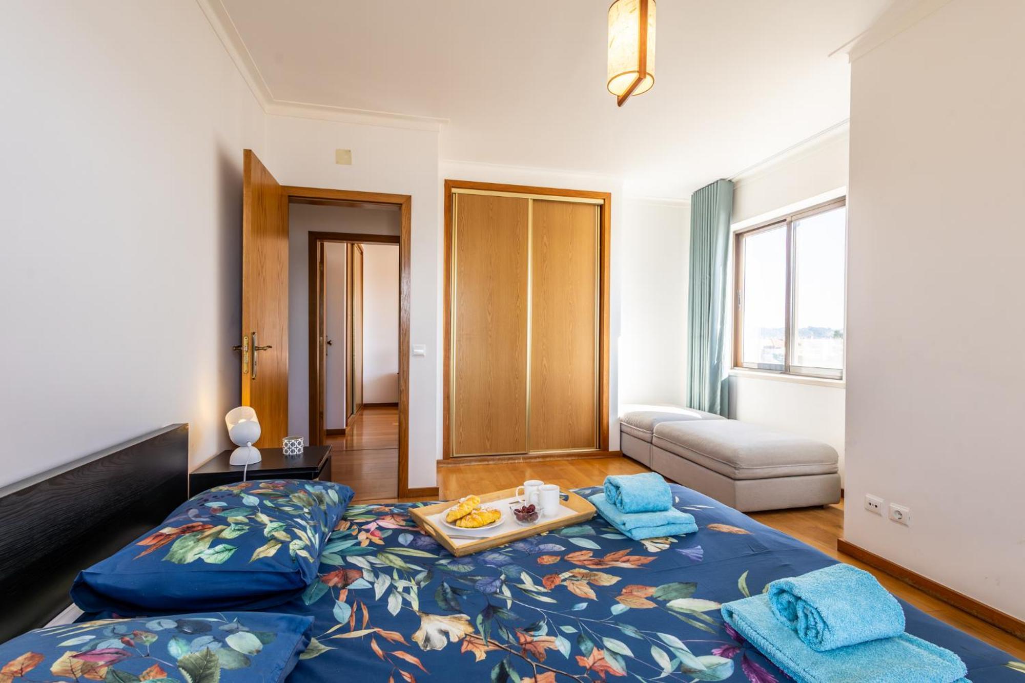 Beachfront 3Bdr Apt On Marginal Boulevard São Martinho do Porto Esterno foto