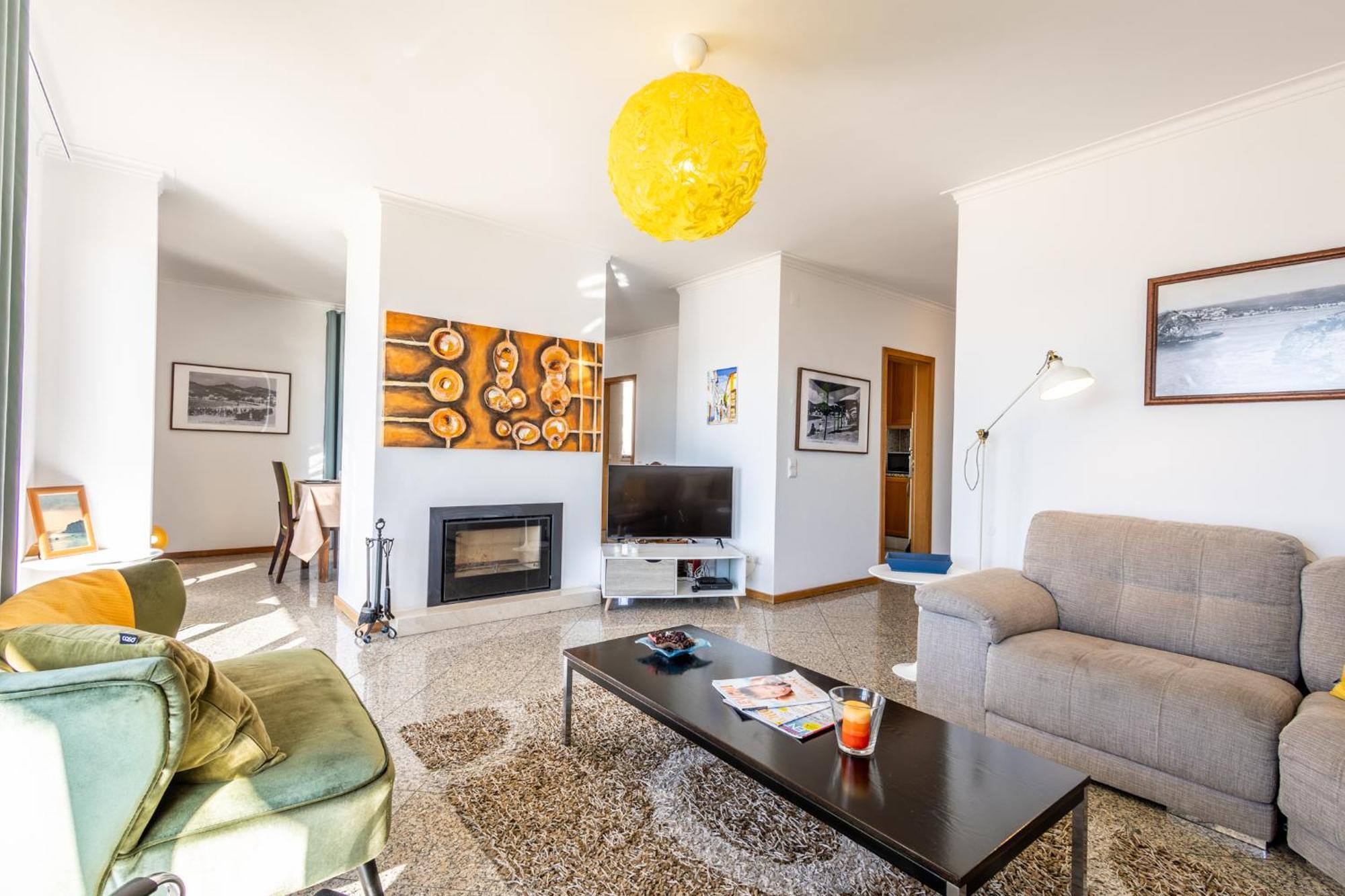Beachfront 3Bdr Apt On Marginal Boulevard São Martinho do Porto Esterno foto